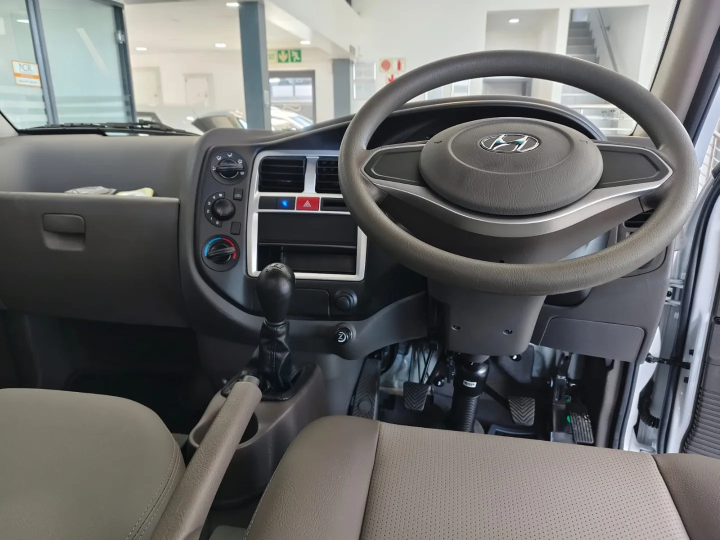 2026 Hyundai H100 H100 2.6D A/C F/C D/S thumbnail 13