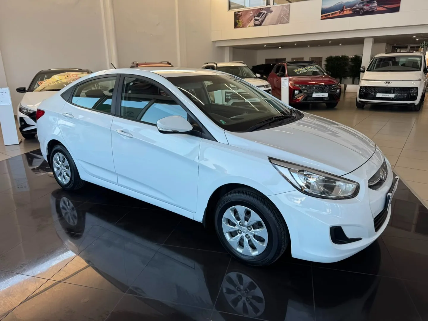 2018 Hyundai ACCENT ACCENT 1.6 MOTION MANUAL image 1