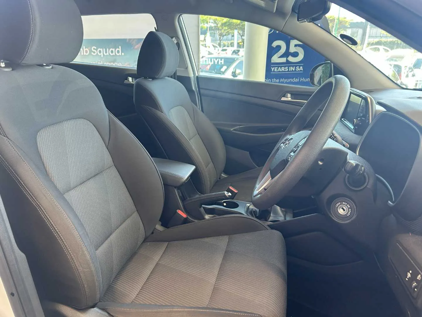2019 Hyundai TUCSON TUCSON 2.0 PREMIUM M/T MY18 thumbnail 18
