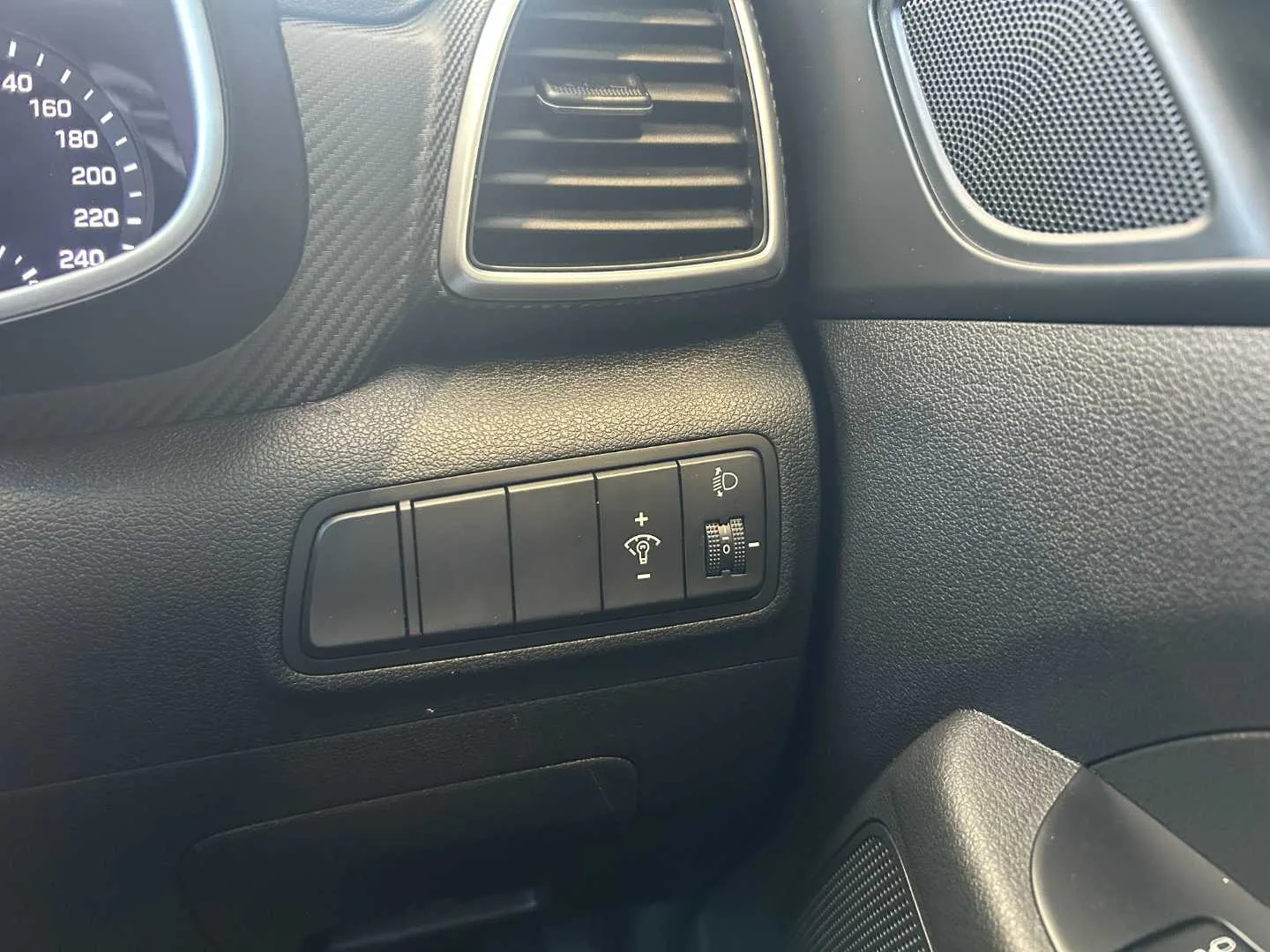2019 Hyundai TUCSON TUCSON 2.0 PREMIUM M/T MY18 thumbnail 16