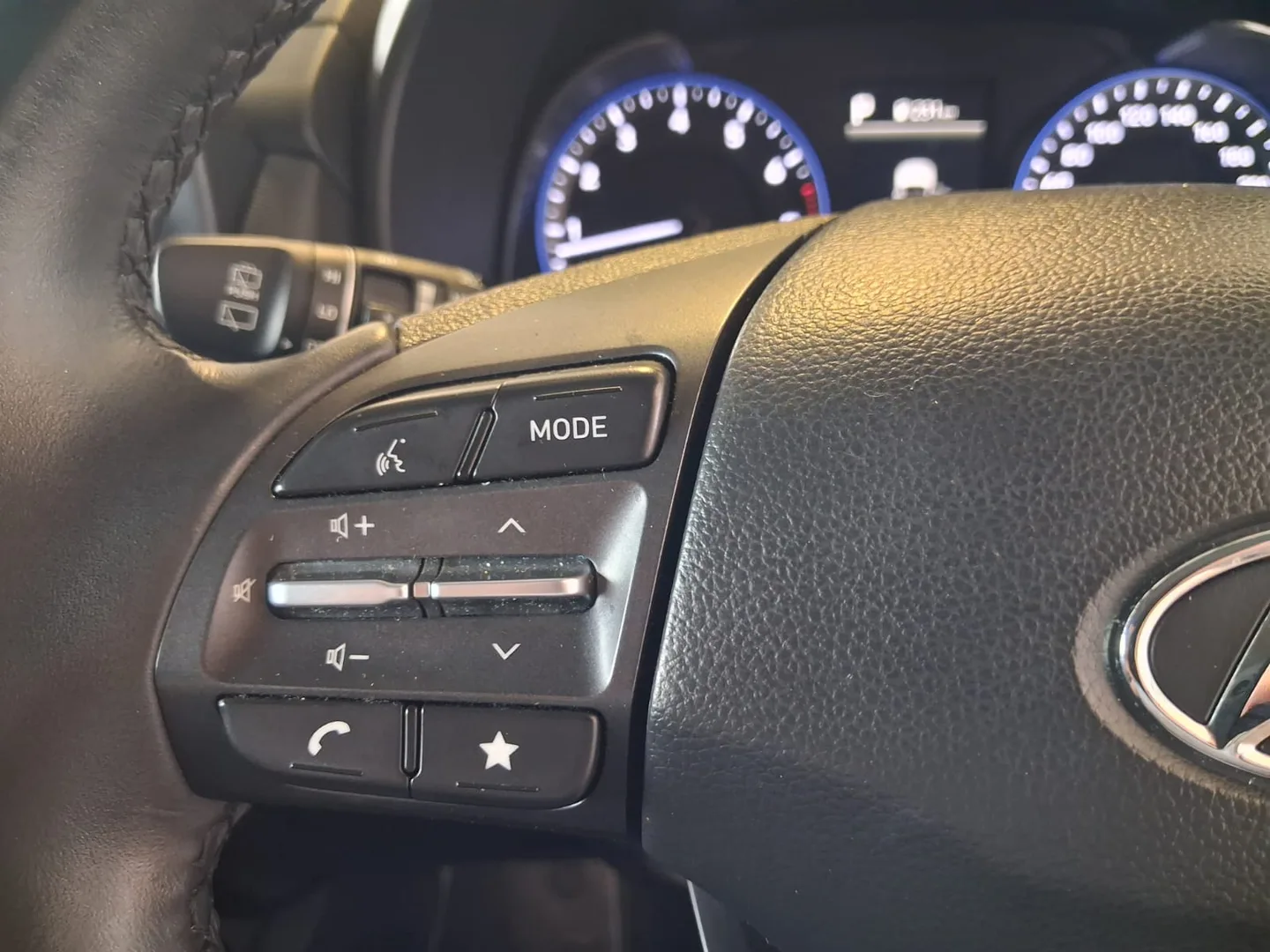 2023 undefined KONA KONA 2.0 EXEC IVT MY21 thumbnail 17