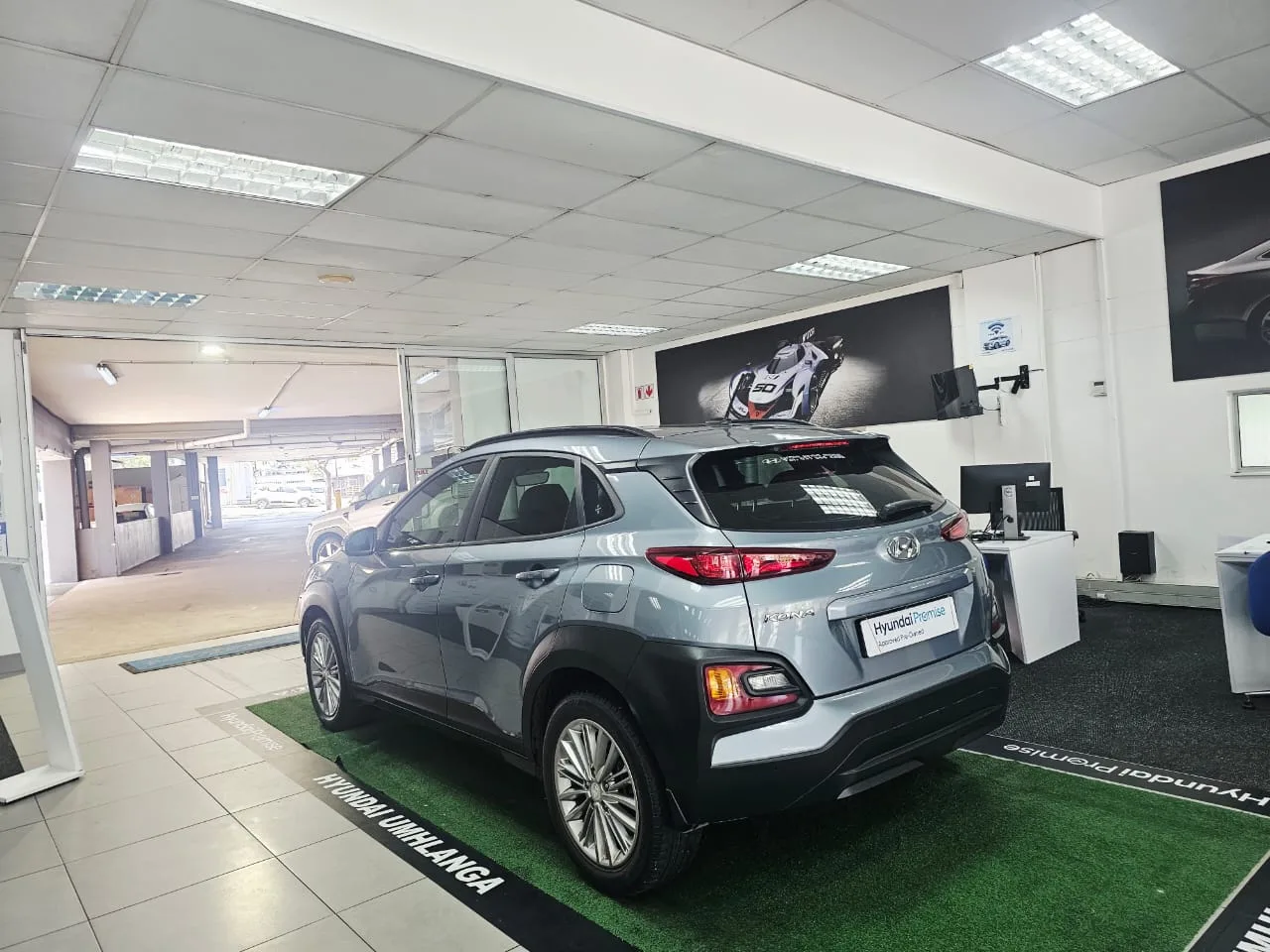 2018 undefined KONA KONA 2.0 NU EXECUTIVE A/T BLACK thumbnail 11