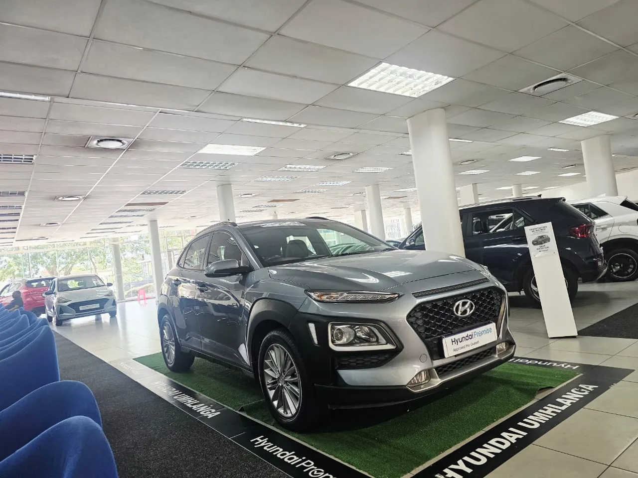 2018 undefined KONA KONA 2.0 NU EXECUTIVE A/T BLACK image 1