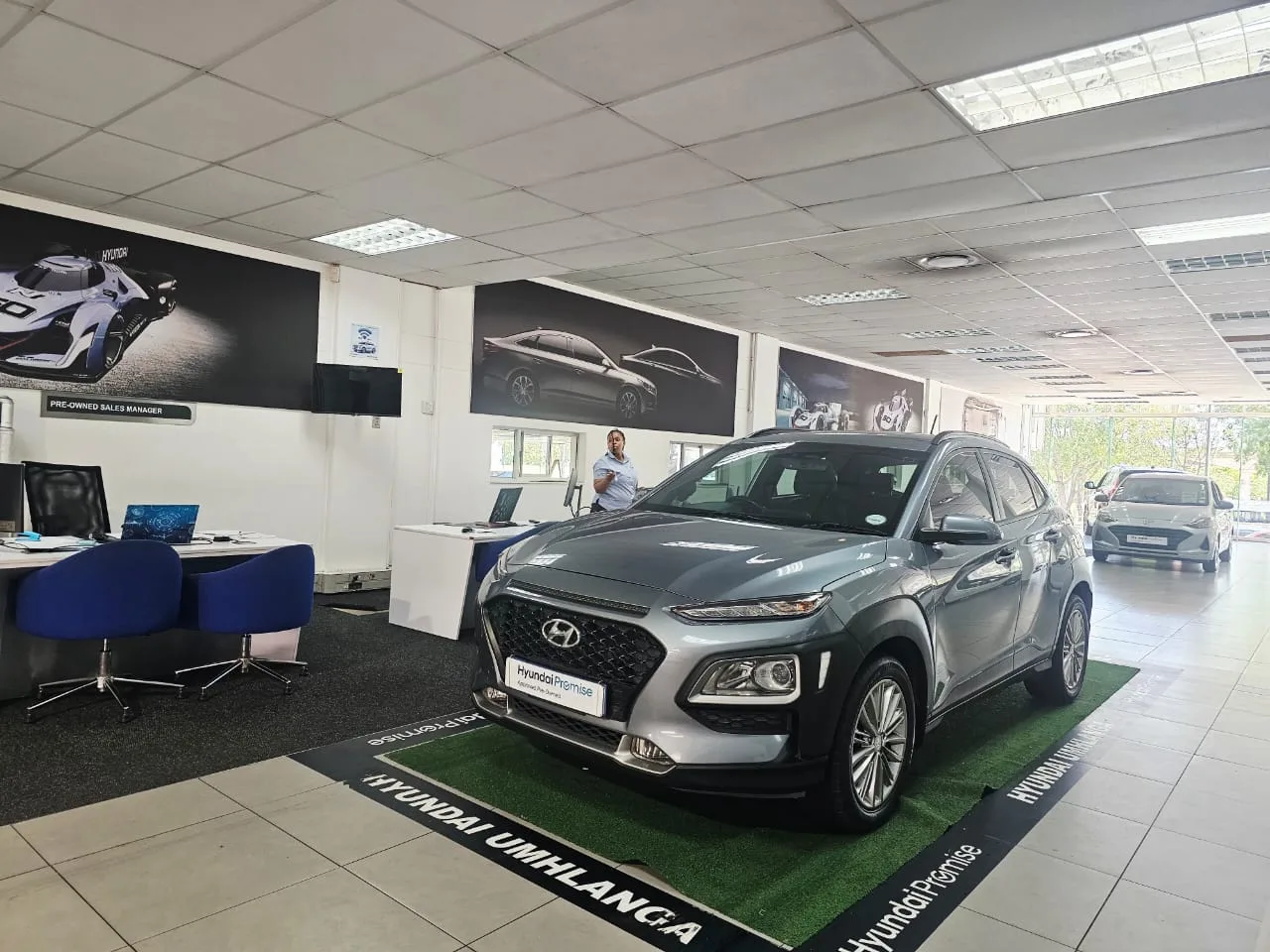 2018 undefined KONA KONA 2.0 NU EXECUTIVE A/T BLACK thumbnail 5