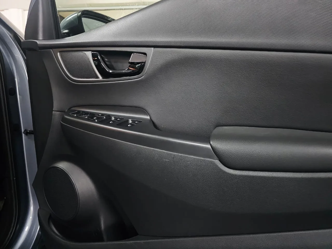 2018 undefined KONA KONA 2.0 NU EXECUTIVE A/T BLACK thumbnail 18