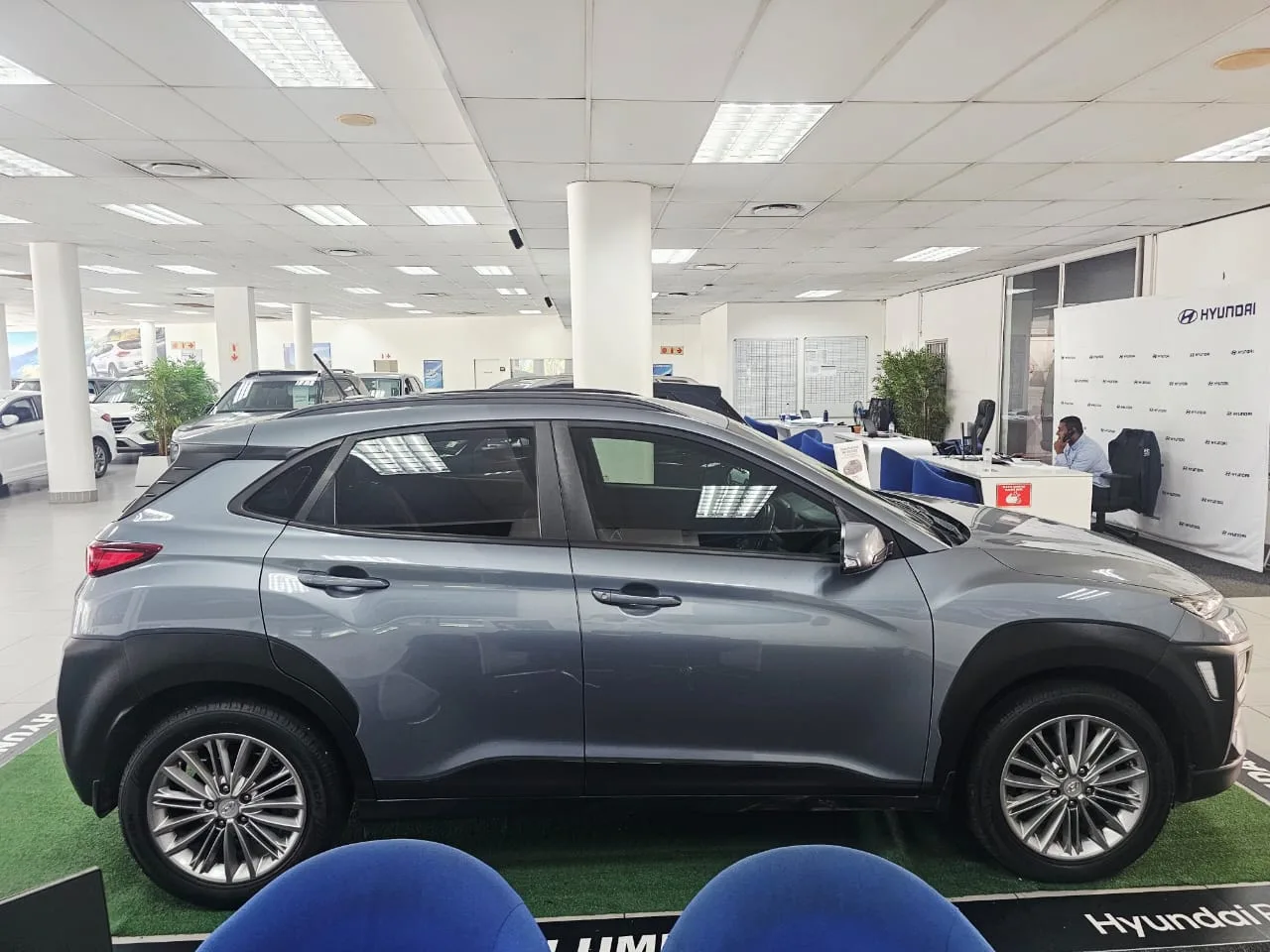 2018 undefined KONA KONA 2.0 NU EXECUTIVE A/T BLACK thumbnail 15