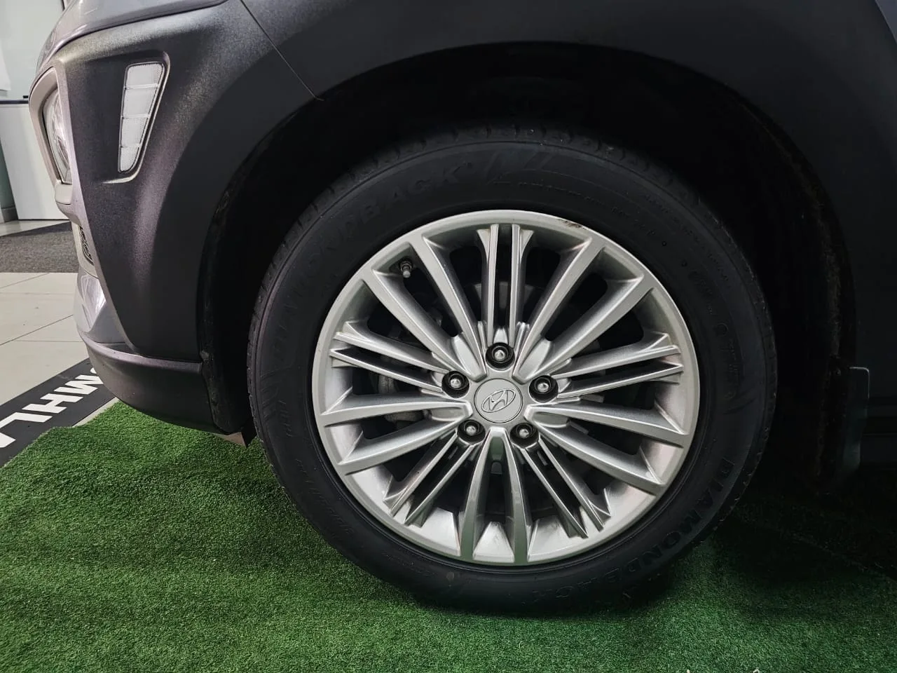 2018 undefined KONA KONA 2.0 NU EXECUTIVE A/T BLACK thumbnail 3