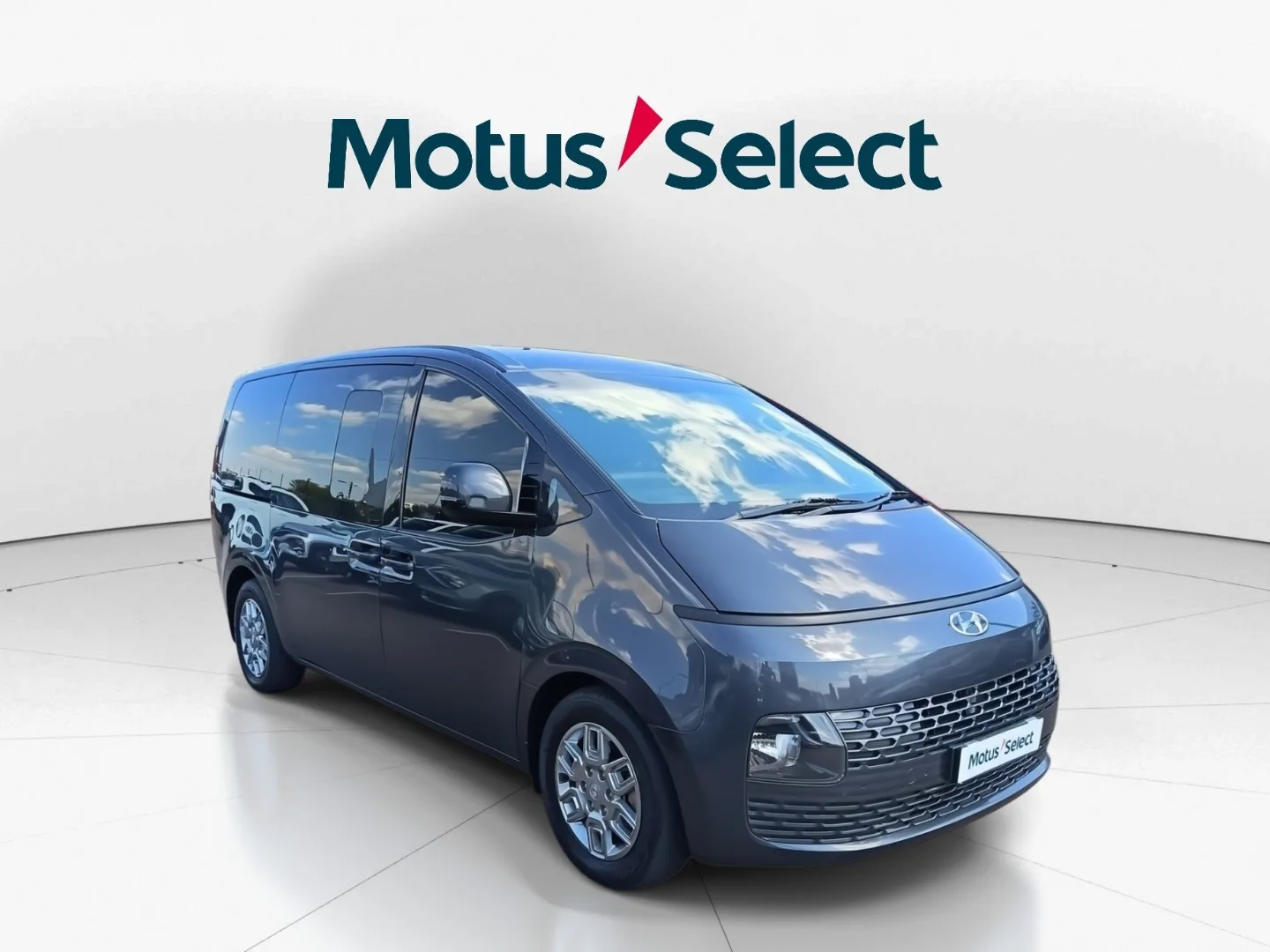 2022 Hyundai STARIA STARIA R2.2 11S EXECUTIVE BUS A/T image 1