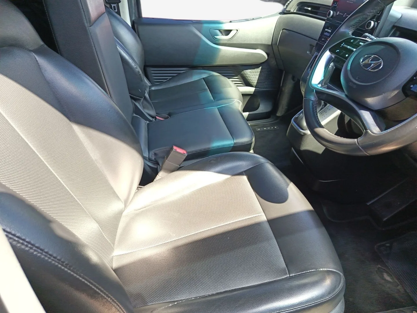 2022 Hyundai STARIA STARIA R2.2 11S EXECUTIVE BUS A/T thumbnail 17