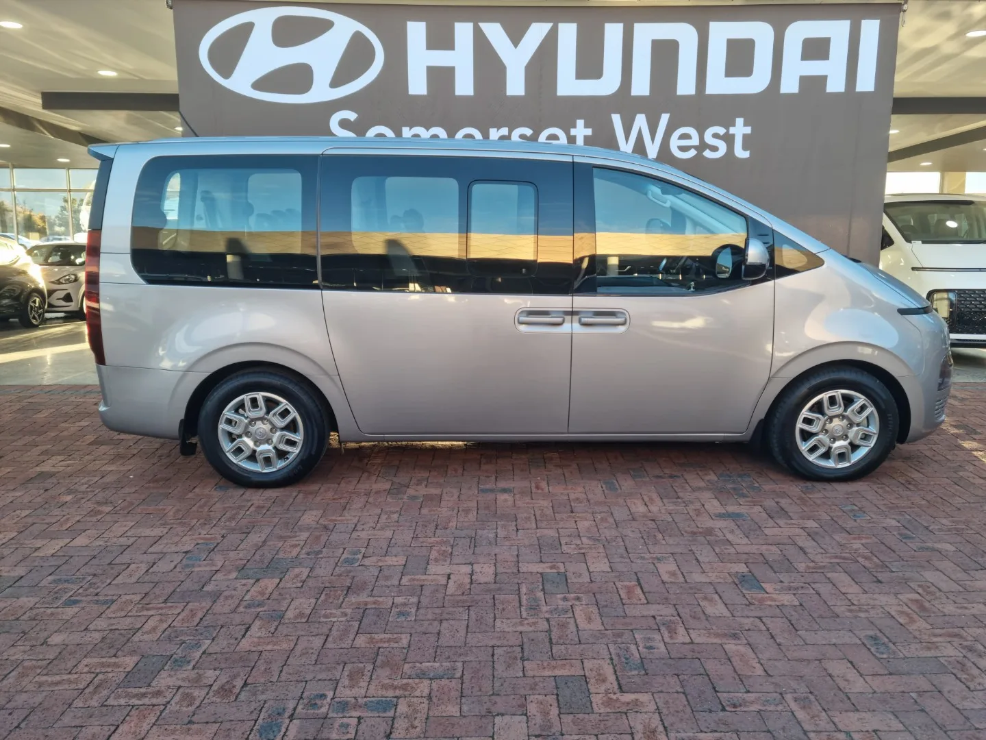2022 Hyundai STARIA STARIA R2.2 9S EXECUTIVE BUS A/T thumbnail 16