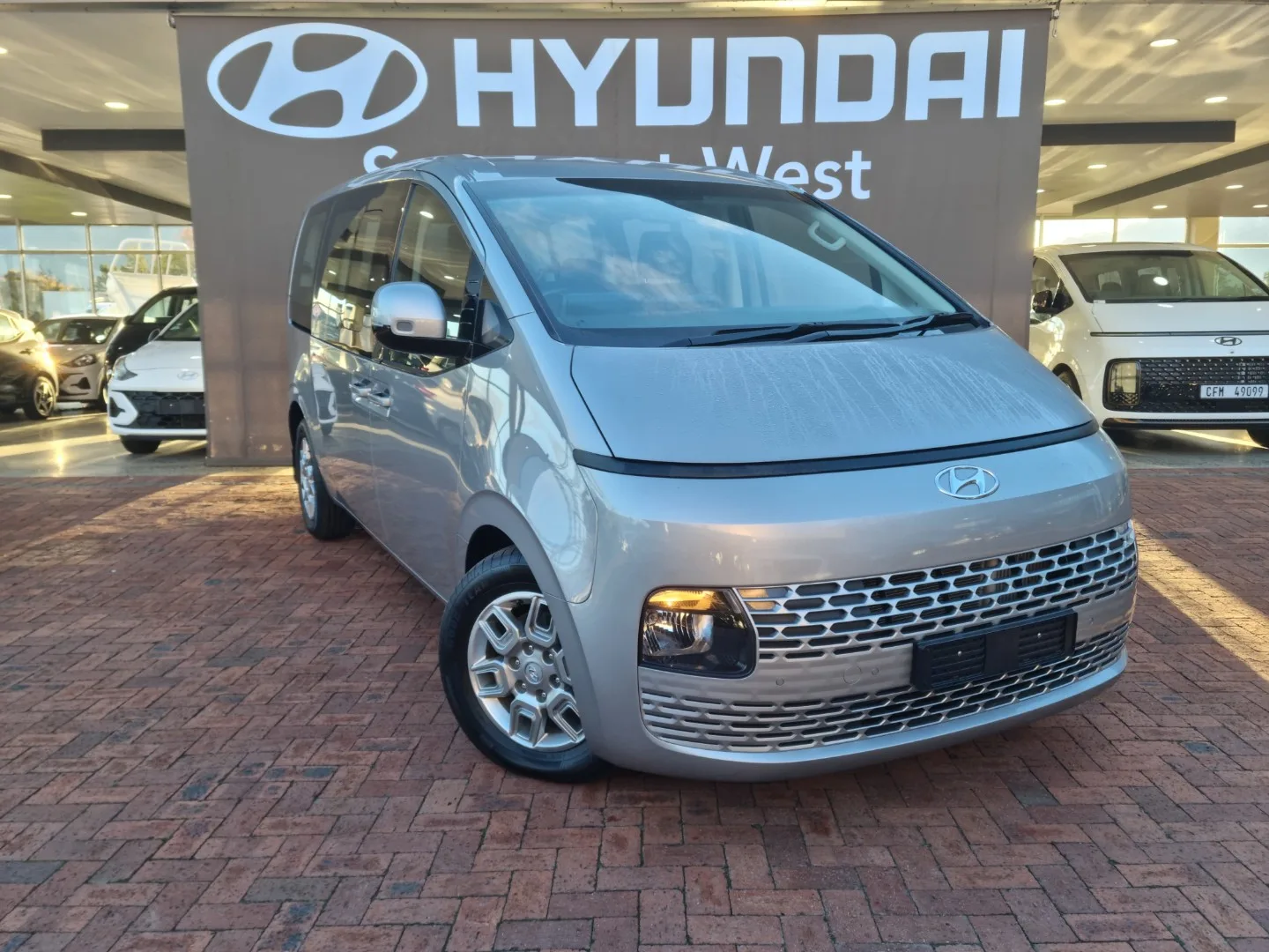2022 Hyundai STARIA STARIA R2.2 9S EXECUTIVE BUS A/T thumbnail 11