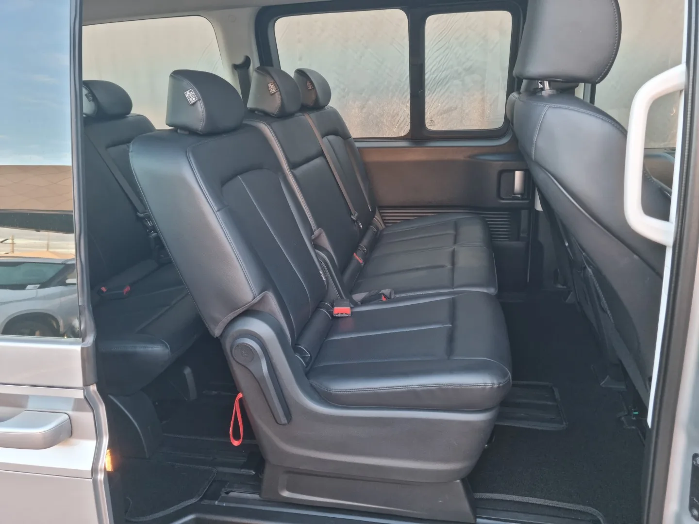 2022 Hyundai STARIA STARIA R2.2 9S EXECUTIVE BUS A/T thumbnail 3