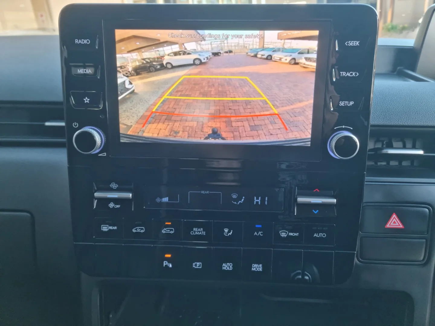 2022 Hyundai STARIA STARIA R2.2 9S EXECUTIVE BUS A/T thumbnail 2