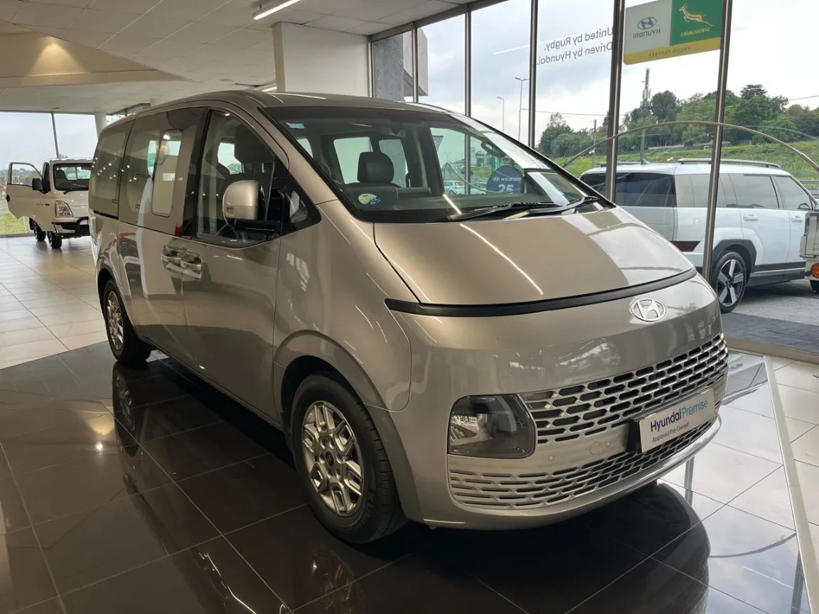 2025 Hyundai STARIA STARIA R2.2 9S EXECUTIVE BUS A/T thumbnail 3