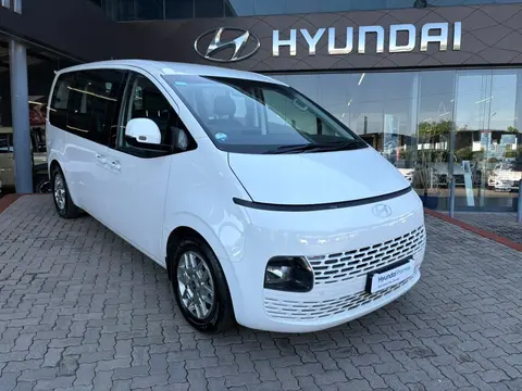 2025 Hyundai STARIA STARIA R2.2 9S EXECUTIVE BUS A/T image 1