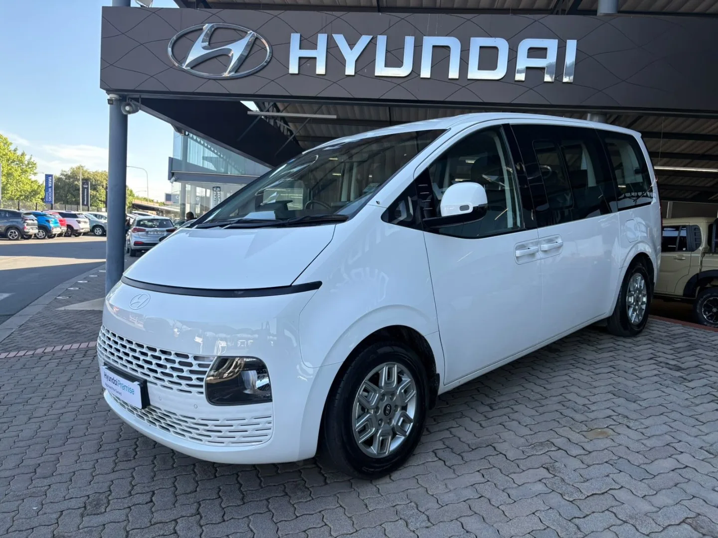 2025 Hyundai STARIA STARIA R2.2 9S EXECUTIVE BUS A/T thumbnail 2