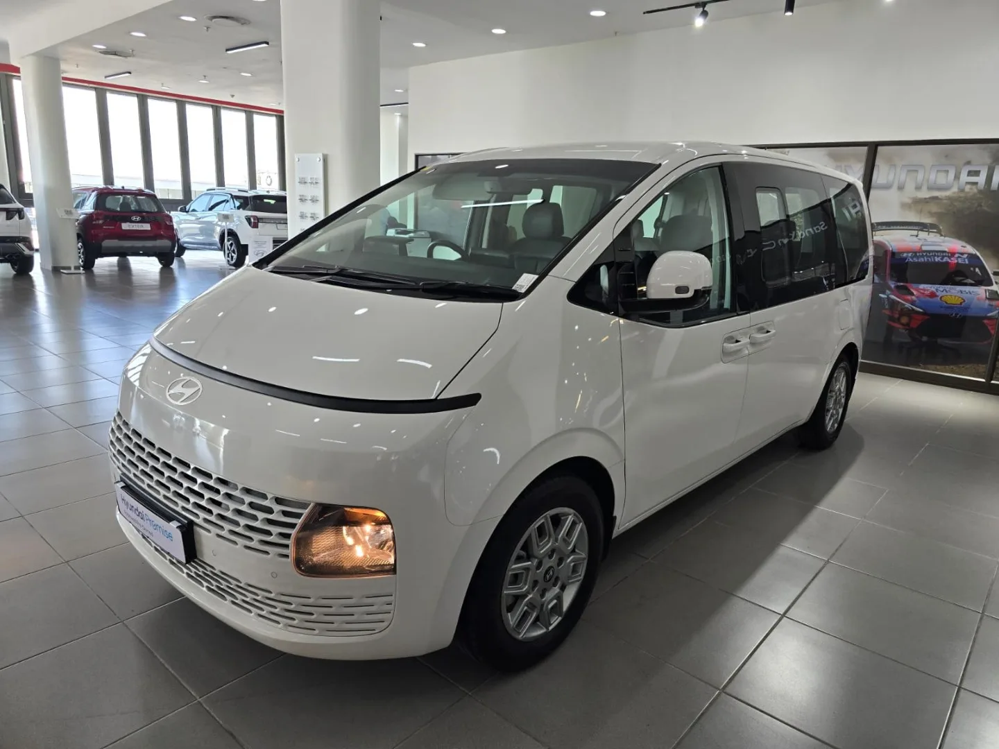 2025 Hyundai STARIA STARIA R2.2 9S EXECUTIVE BUS A/T thumbnail 3