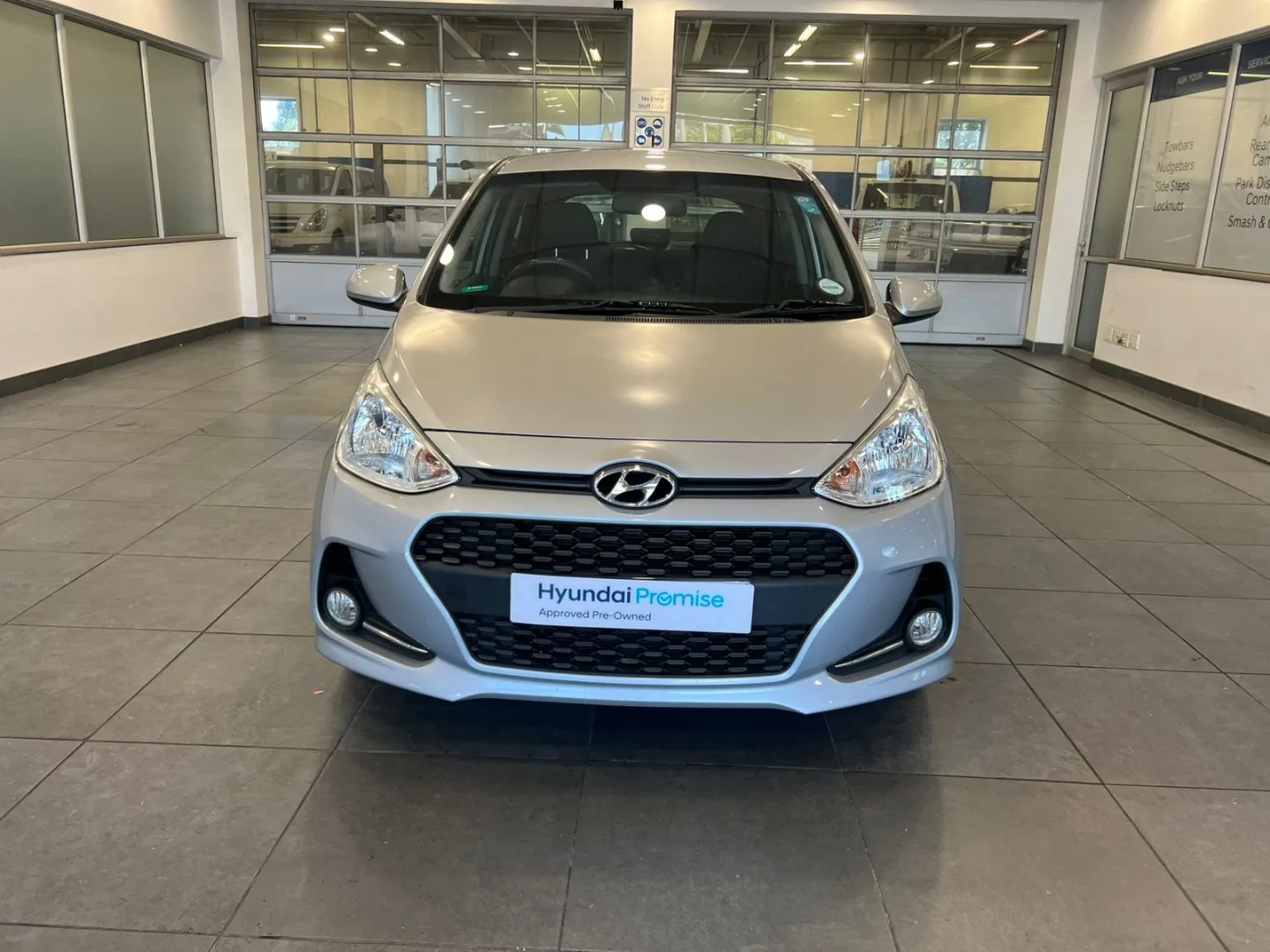 2020 undefined i10 / i20 / i30 GRAND i10 1.0 MOTION M/T MY18 thumbnail 3