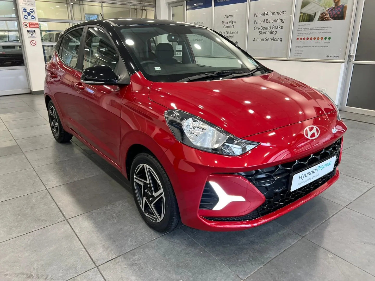2023 undefined i10 / i20 / i30 GRAND i10 1.0 EXECUTIVE M/T MY24 image 1