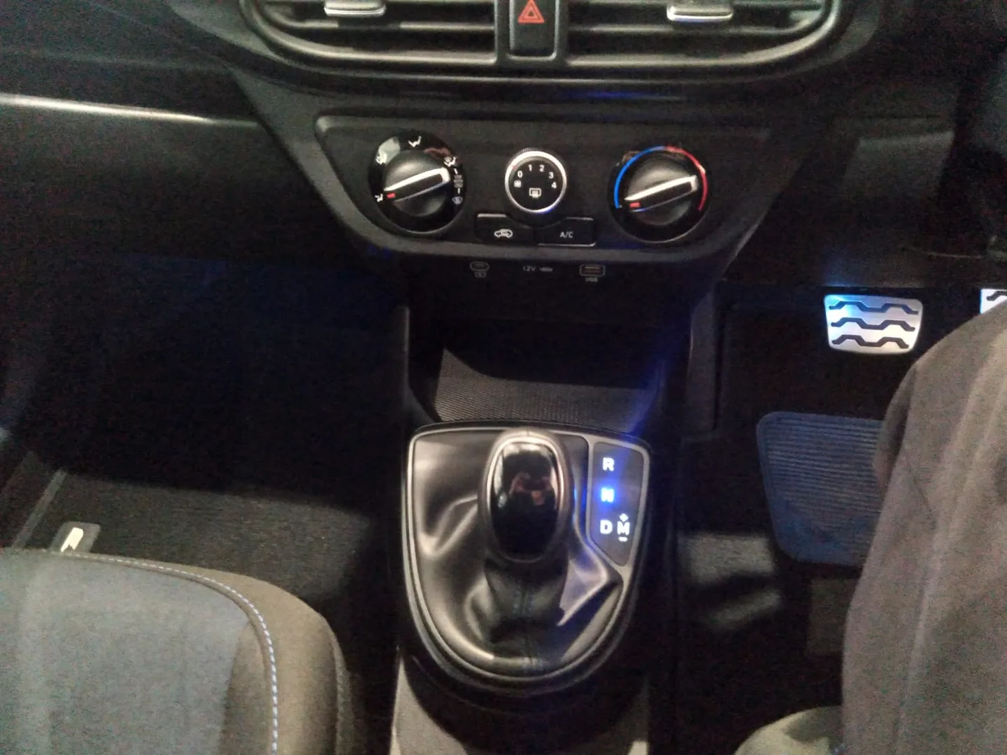 2026 Hyundai EXTER EXTER 1.2 EXECUTIVE 2 TONE AMT thumbnail 15