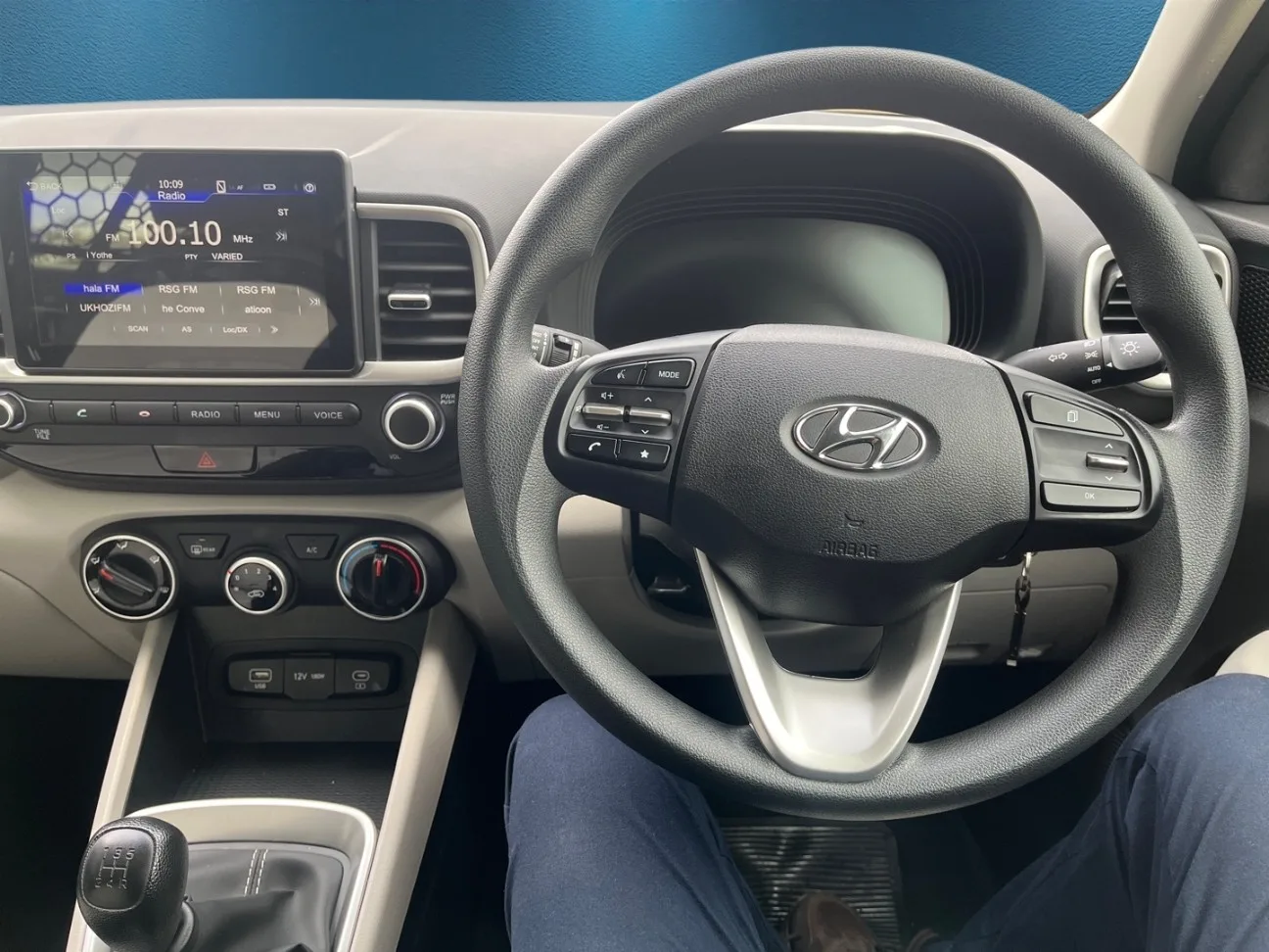 2025 Hyundai VENUE VENUE 1.2 MOTION/PREMIUM CARGO P/V thumbnail 21