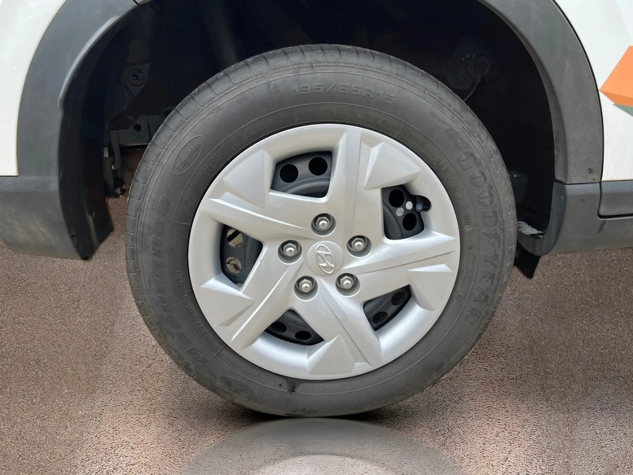 2025 Hyundai VENUE VENUE 1.2 MOTION/PREMIUM CARGO P/V thumbnail 9