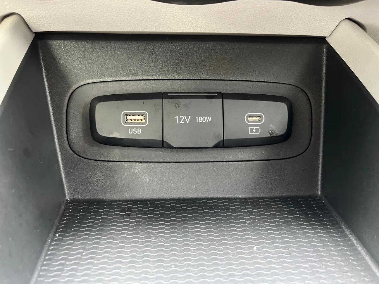 2025 Hyundai VENUE VENUE 1.2 MOTION/PREMIUM CARGO P/V thumbnail 16