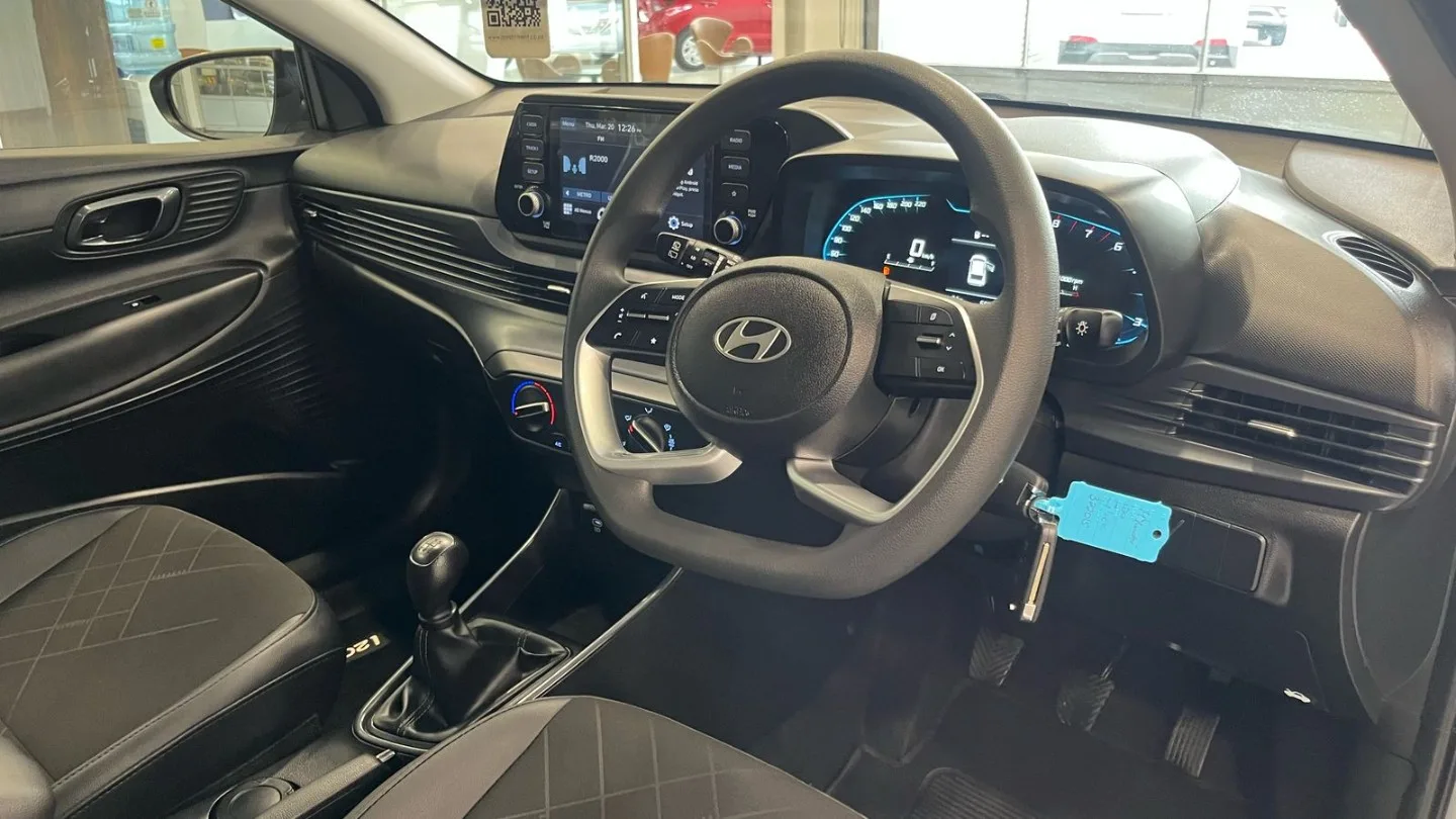 2025 undefined i10 / i20 / i30 I20 1.2 PREMIUM M/T MY24 thumbnail 17
