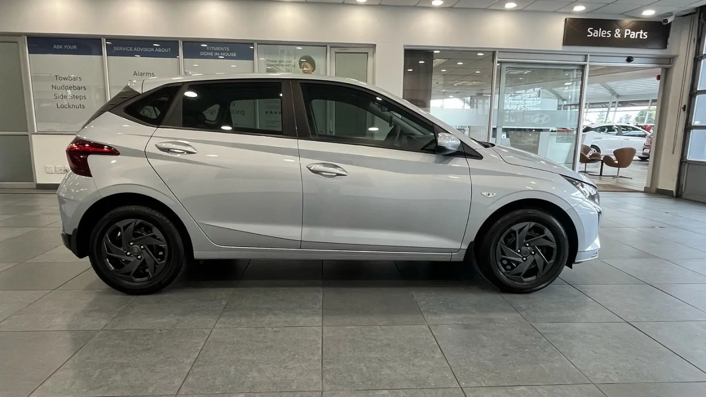 2025 undefined i10 / i20 / i30 I20 1.2 PREMIUM M/T MY24 thumbnail 25