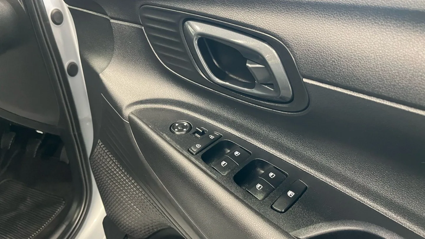 2025 undefined i10 / i20 / i30 I20 1.2 PREMIUM M/T MY24 thumbnail 11