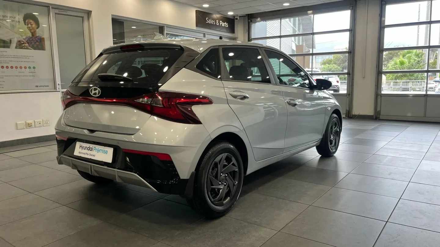 2025 undefined i10 / i20 / i30 I20 1.2 PREMIUM M/T MY24 thumbnail 24