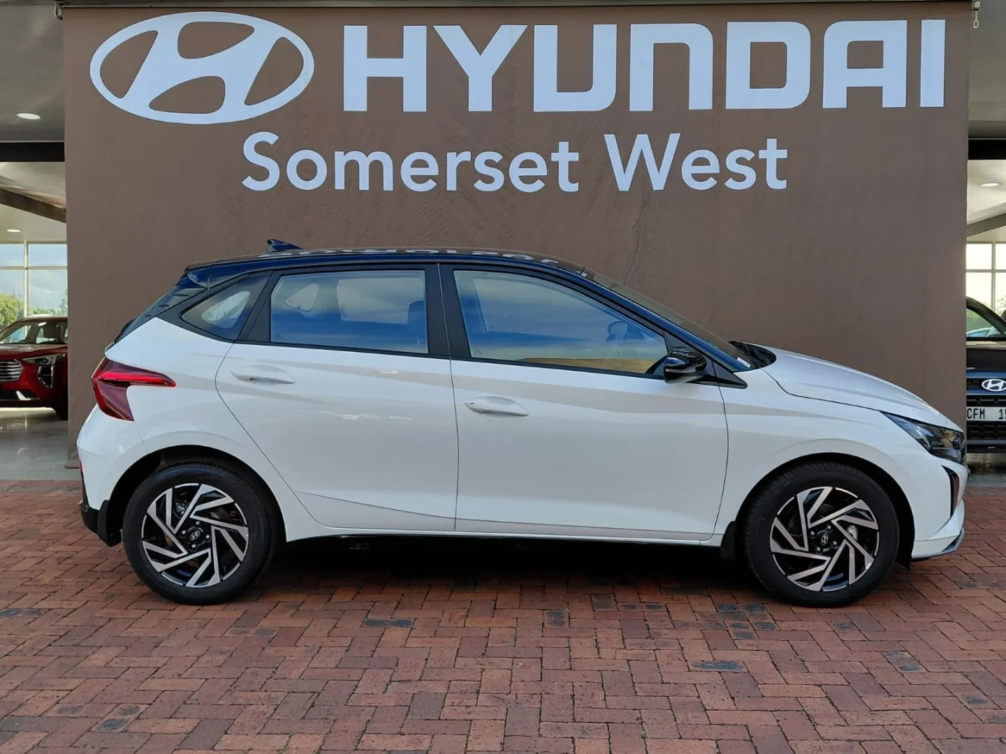 2026 Hyundai I20 i20 1.4 EXECUTIVE A/T 2 TONE MY24 thumbnail 12