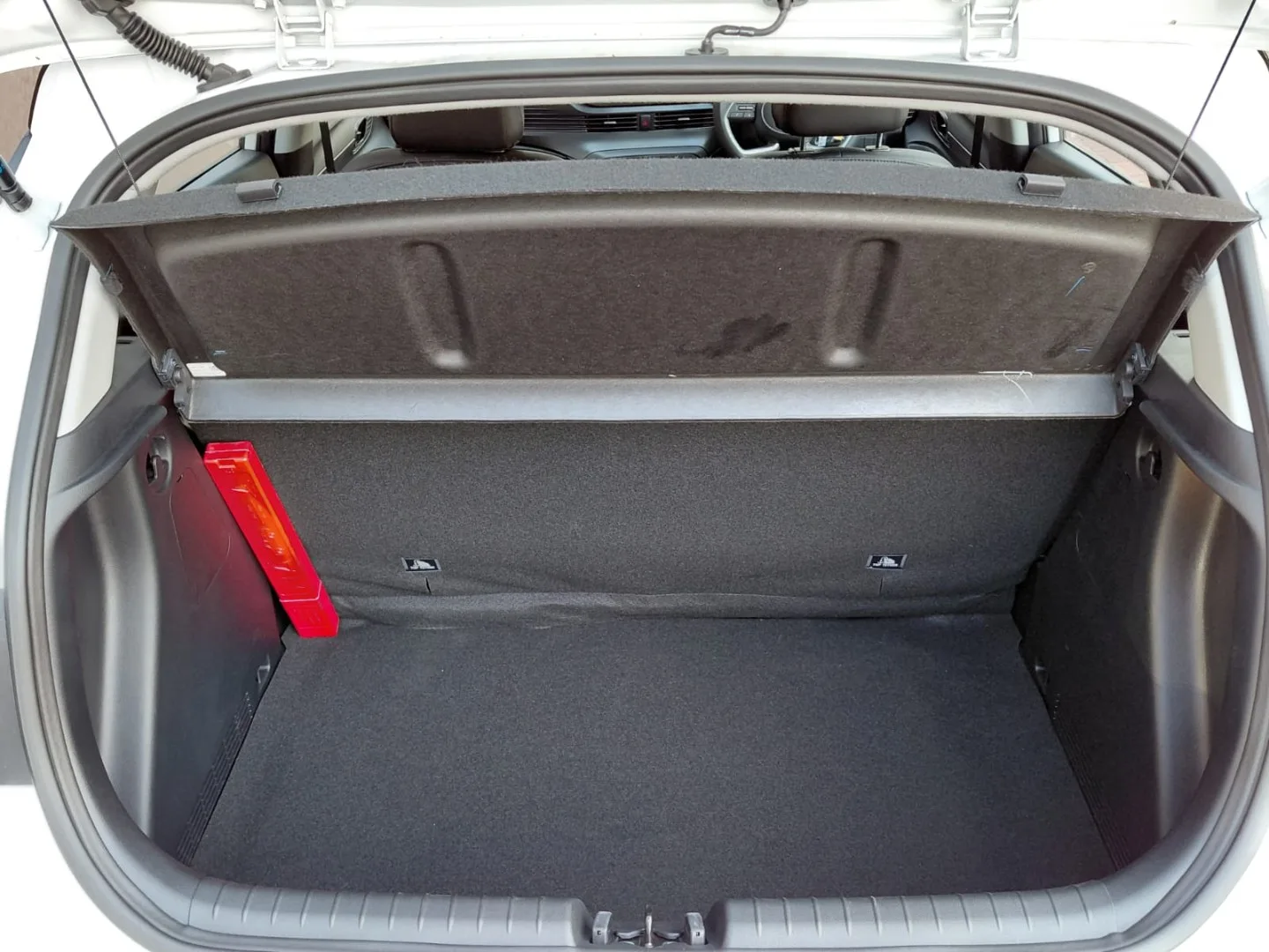 2026 Hyundai I20 i20 1.4 EXECUTIVE A/T 2 TONE MY24 thumbnail 5