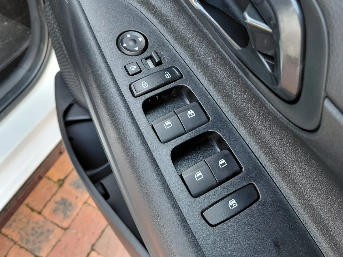 2026 Hyundai I20 i20 1.4 EXECUTIVE A/T 2 TONE MY24 thumbnail 4