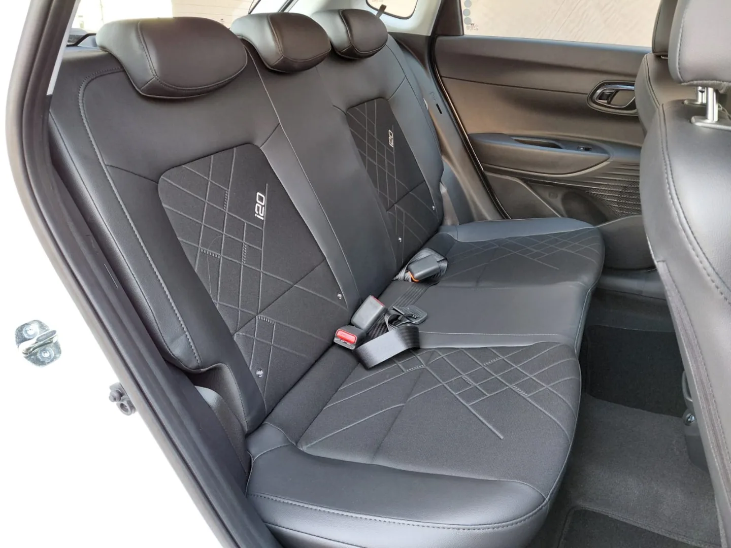 2026 Hyundai I20 i20 1.4 EXECUTIVE A/T 2 TONE MY24 thumbnail 7
