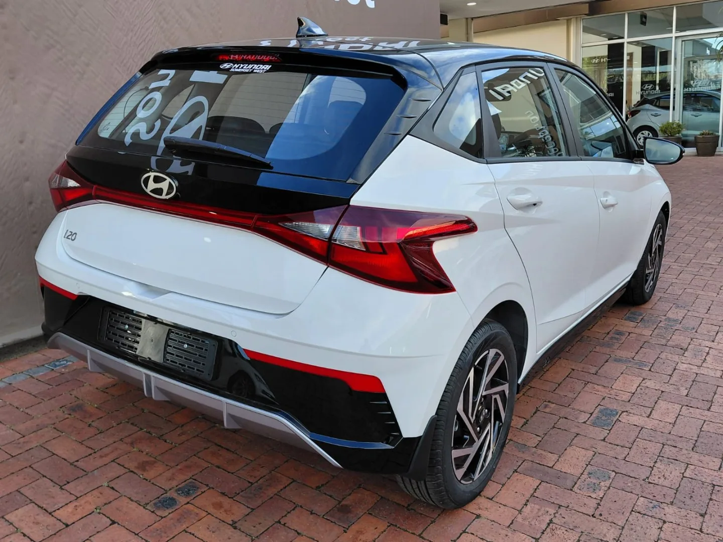 2026 Hyundai I20 i20 1.4 EXECUTIVE A/T 2 TONE MY24 thumbnail 11
