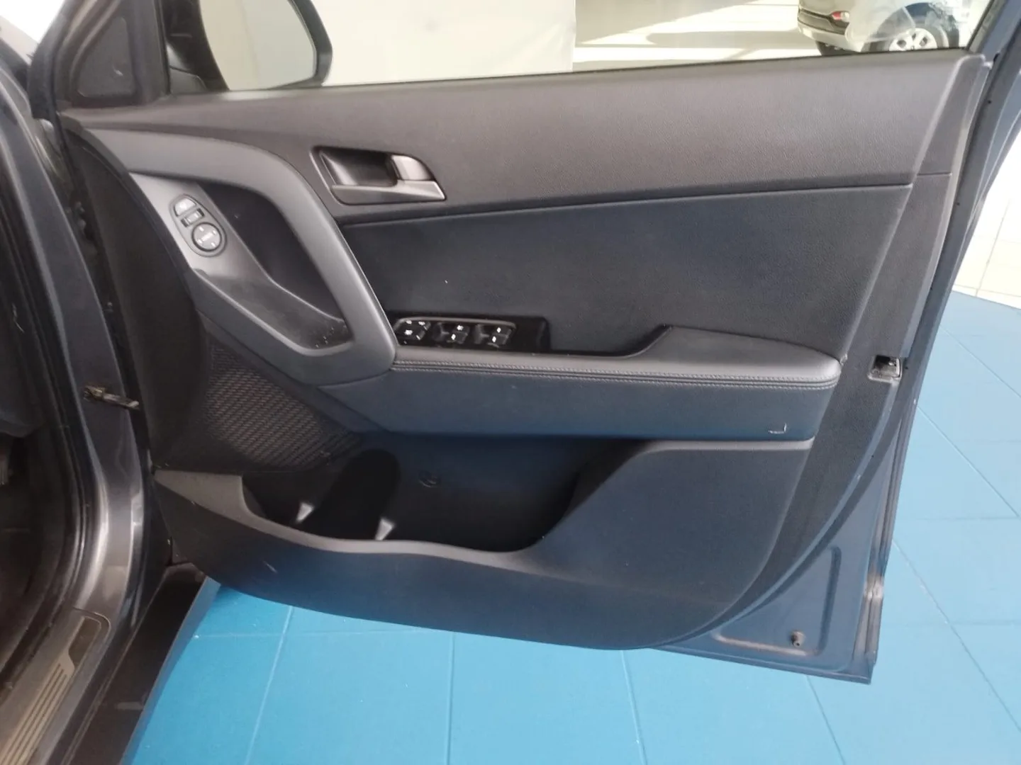 2017 Hyundai CRETA CRETA 1.6 EXECUTIVE M/T thumbnail 10
