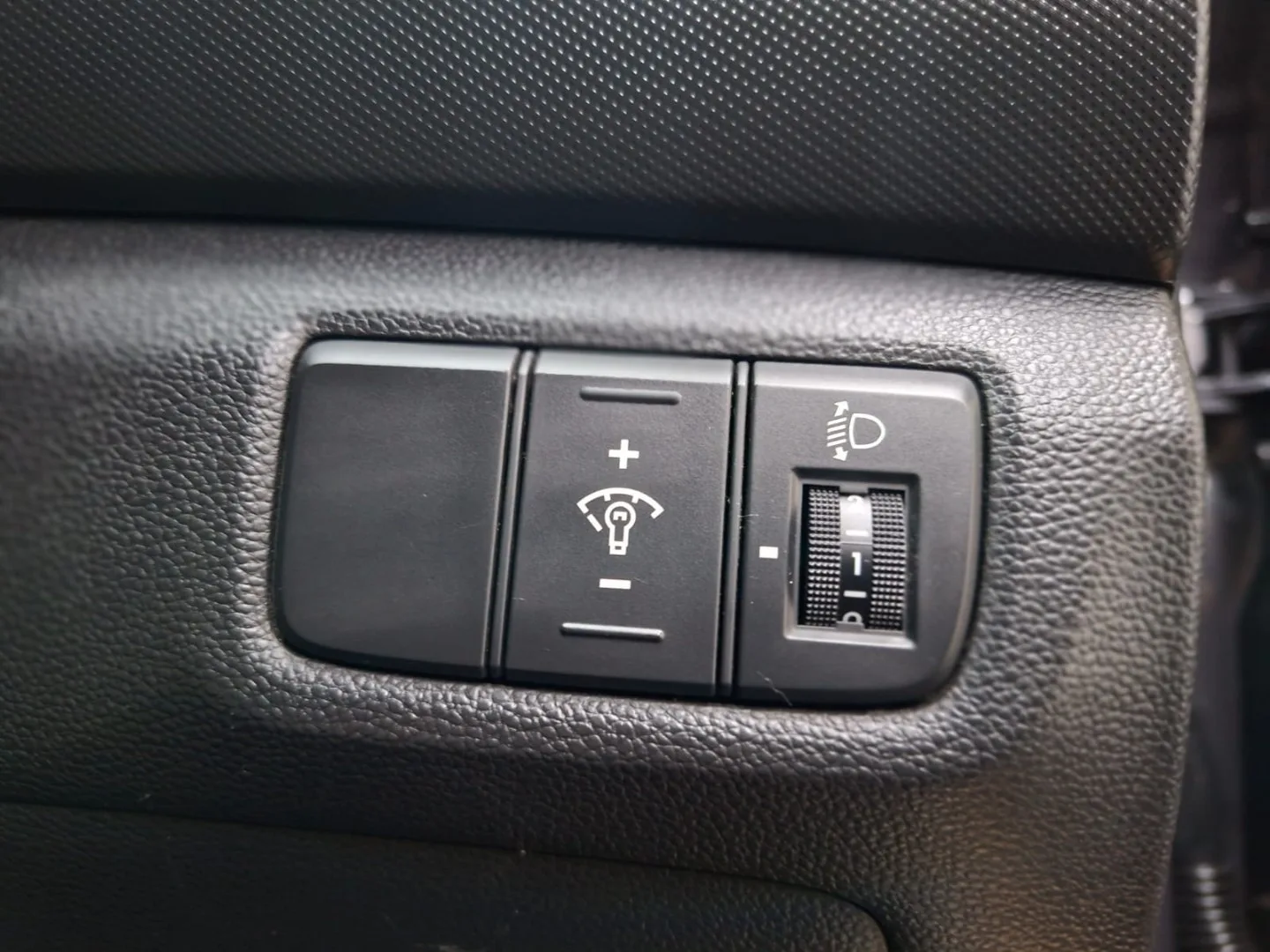 2017 Hyundai CRETA CRETA 1.6 EXECUTIVE M/T thumbnail 17