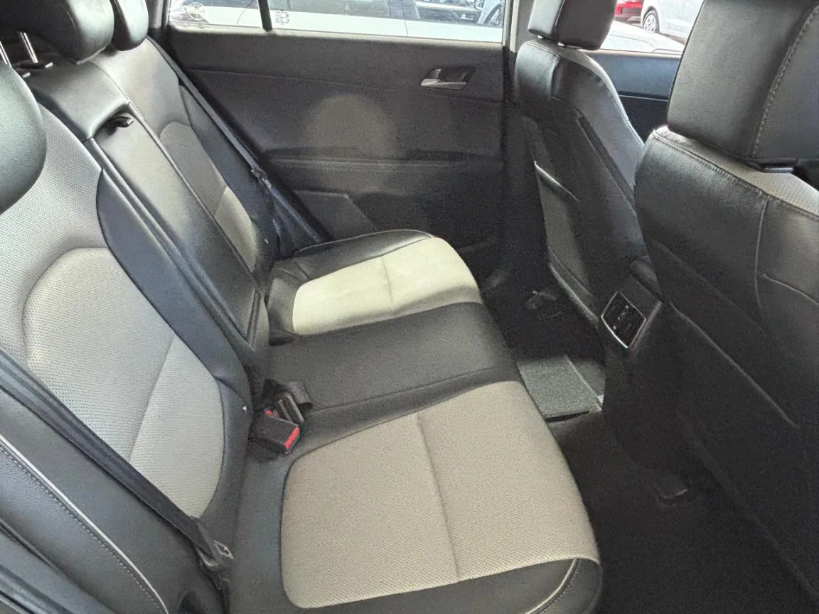 2017 Hyundai CRETA CRETA 1.6 EXECUTIVE DIESEL A/T thumbnail 9