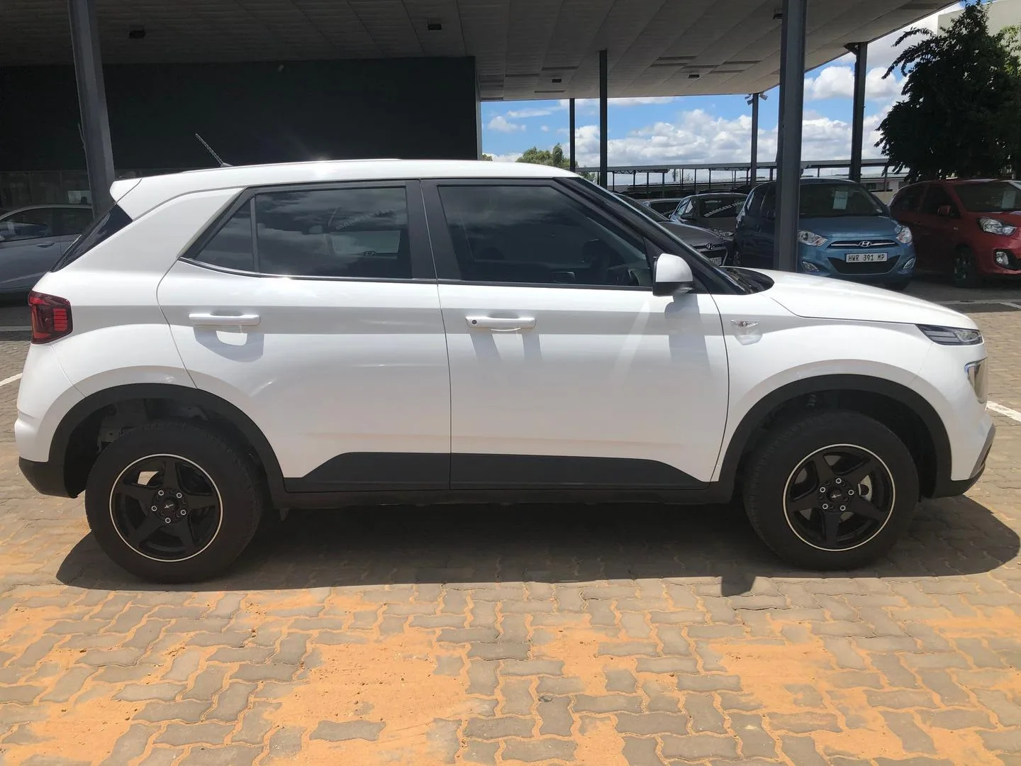 2020 Hyundai VENUE VENUE 1.0 TGDI MOTION M/T thumbnail 16