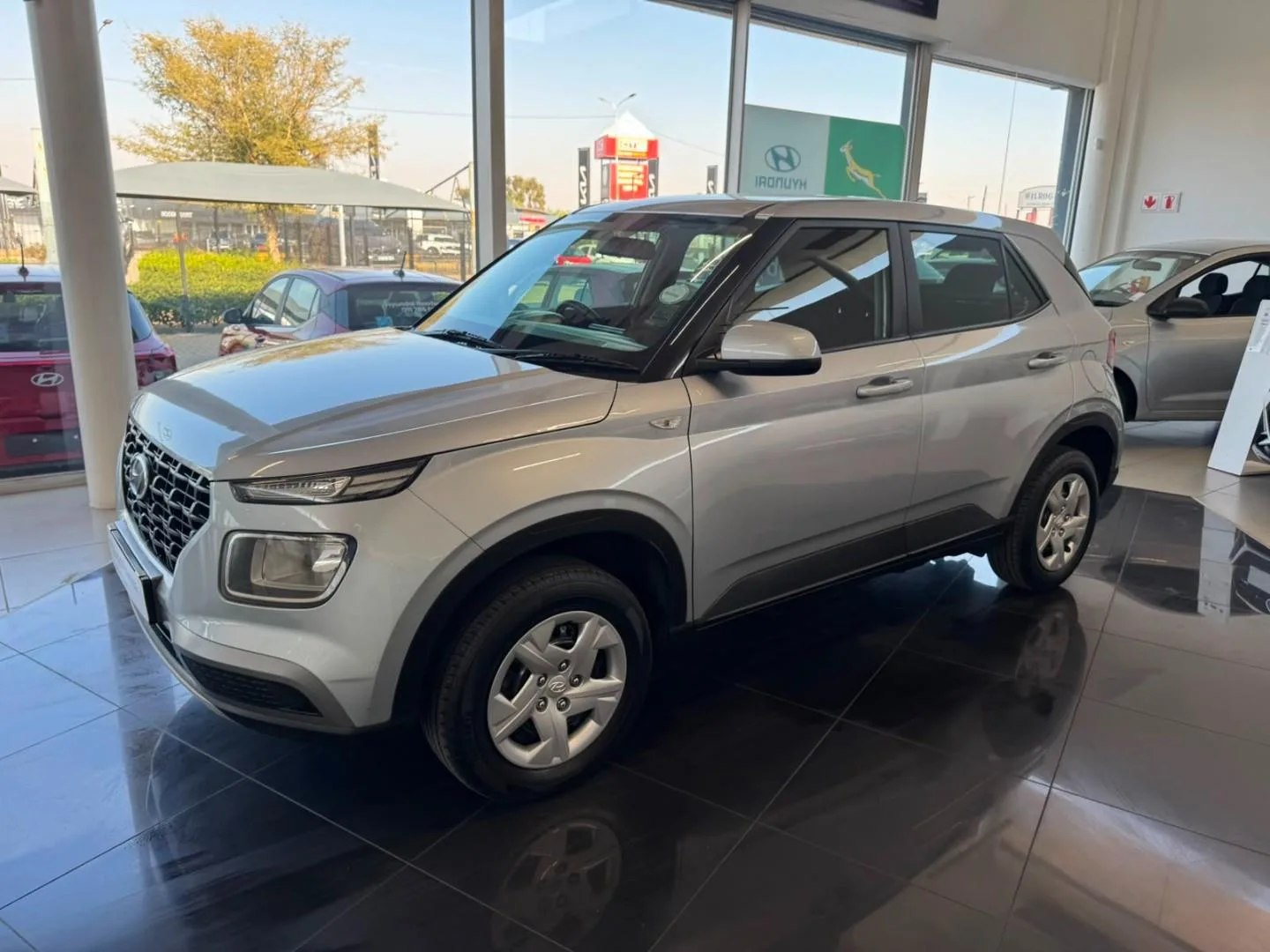 2022 Hyundai VENUE VENUE 1.0 TGDI MOTION M/T INFOTAINMENT thumbnail 3