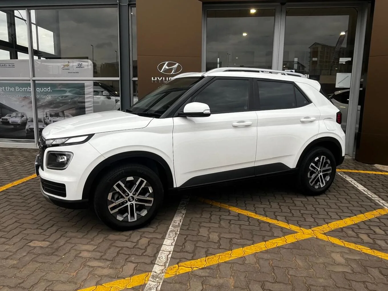 2024 Hyundai VENUE VENUE 1.0 FLUID MT MY22 image 1
