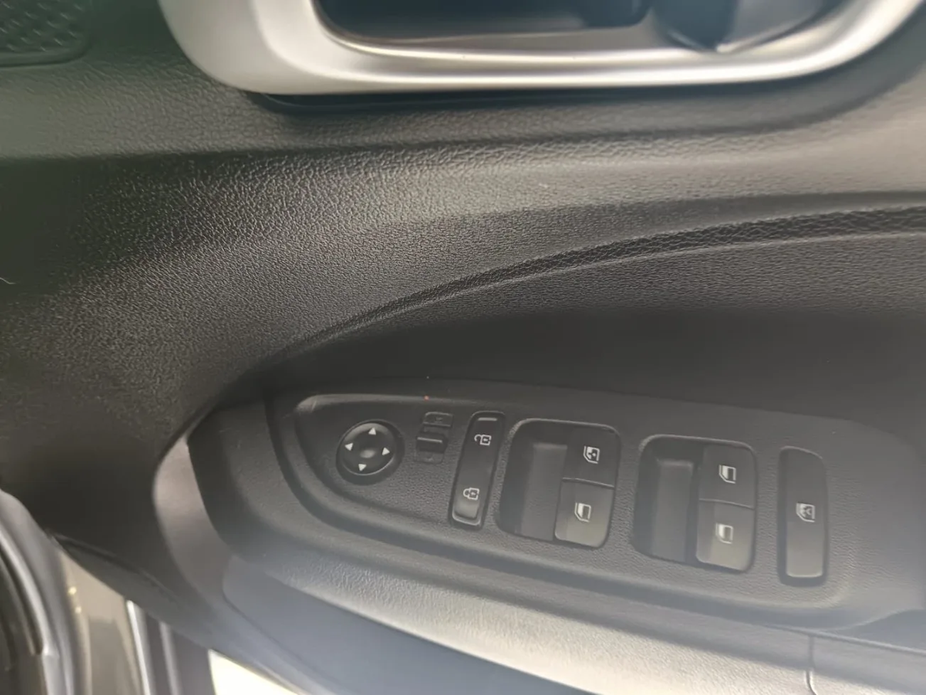 2021 Hyundai VENUE VENUE 1.0 TGDI MOTION DCT INFOTAINMENT thumbnail 16
