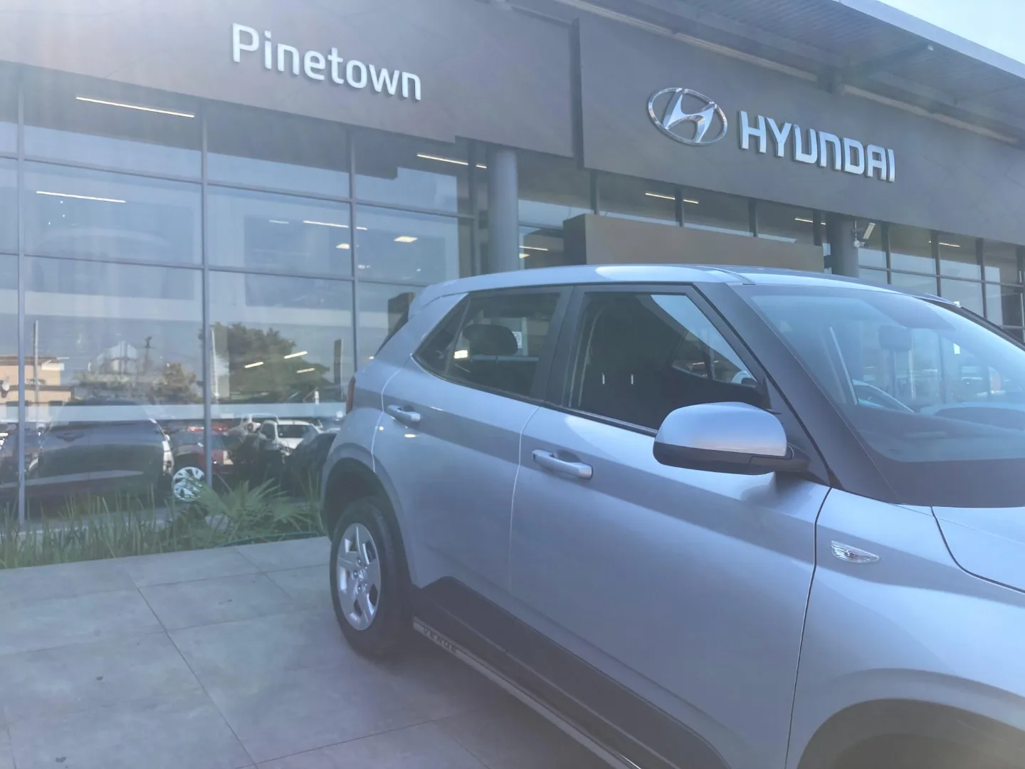 2022 Hyundai VENUE VENUE 1.0 TGDI MOTION DCT INFOTAINMENT thumbnail 2