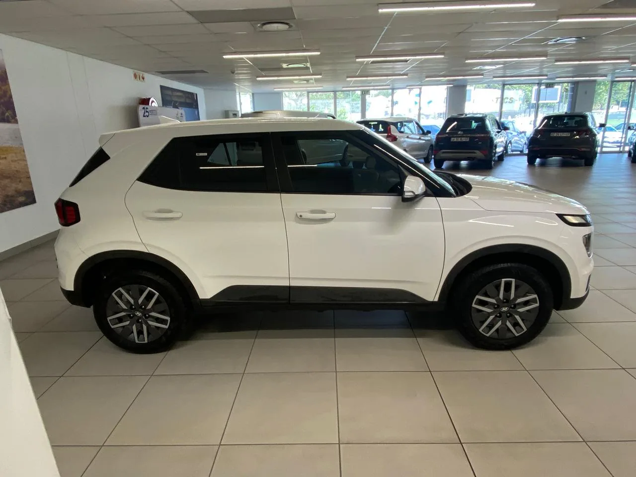2024 Hyundai VENUE VENUE 1.0 MOTION DCT MY22 thumbnail 3