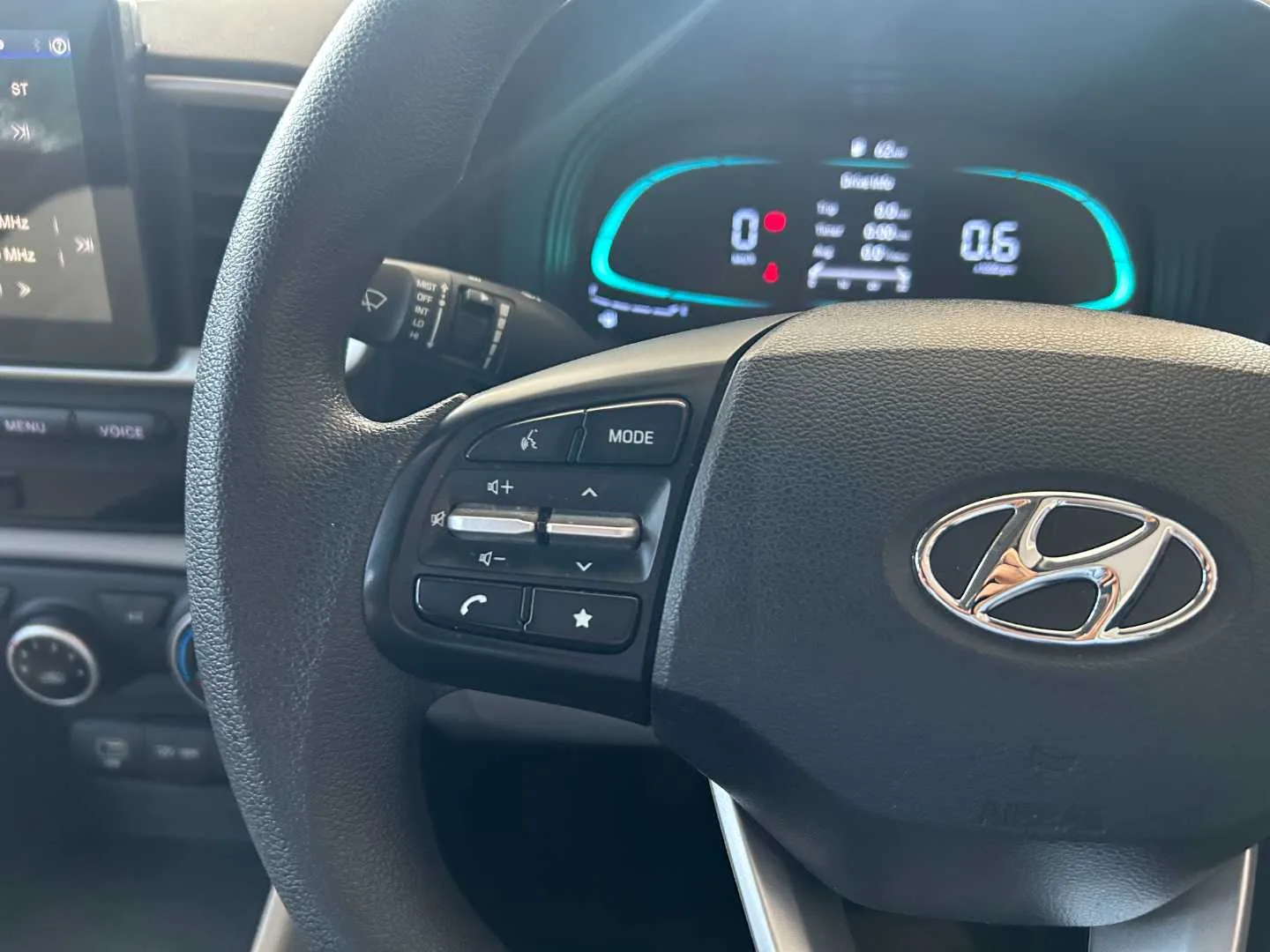 2023 Hyundai VENUE VENUE 1.2 PREMIUM MT thumbnail 12