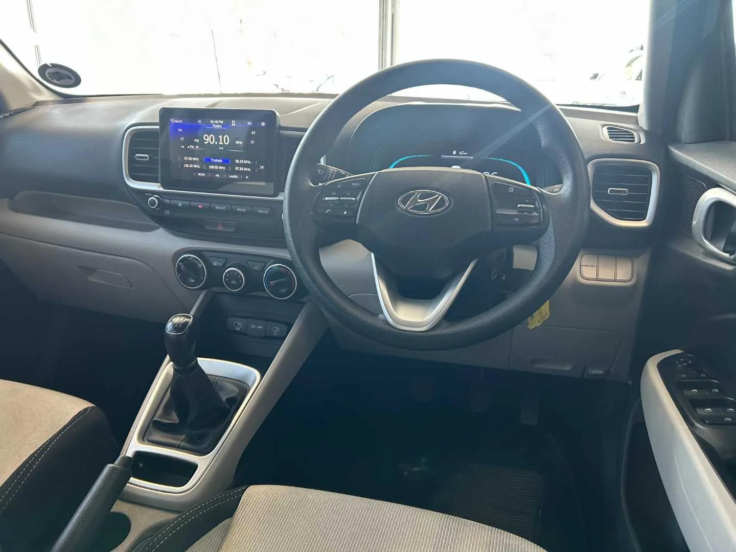 2023 Hyundai VENUE VENUE 1.2 PREMIUM MT thumbnail 10