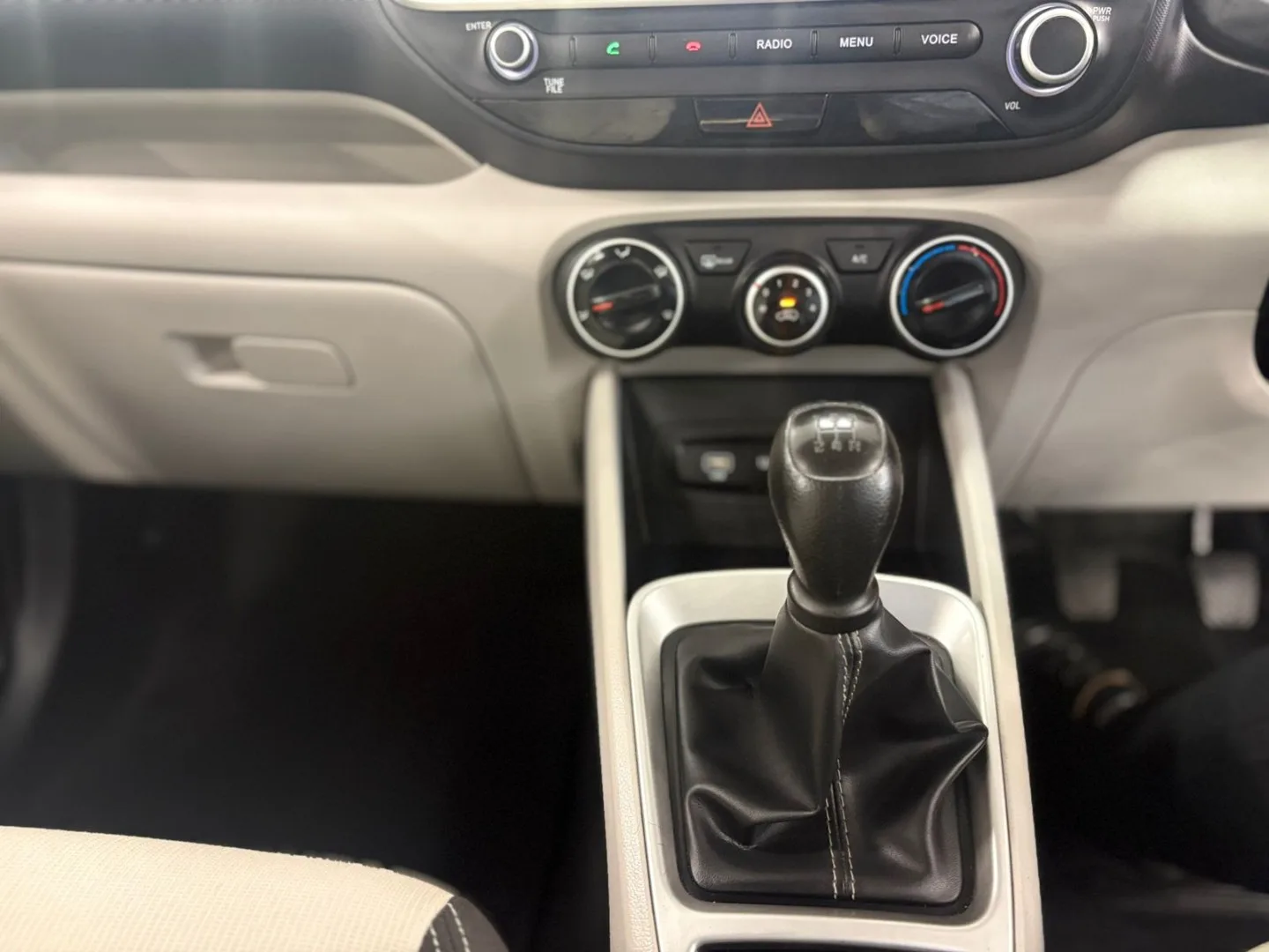 2025 Hyundai VENUE VENUE 1.2 PREMIUM MT MY24 thumbnail 21
