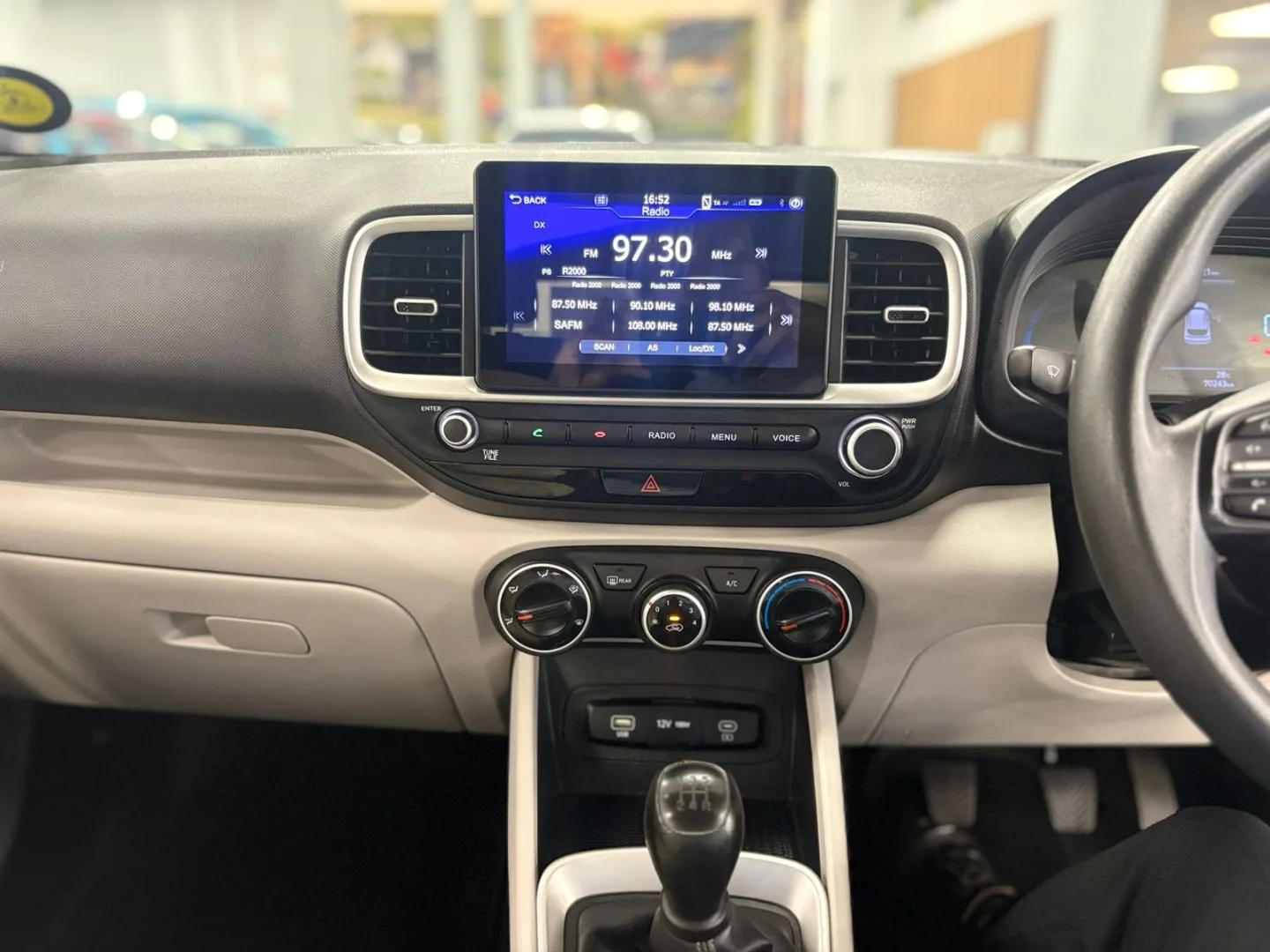 2025 Hyundai VENUE VENUE 1.2 PREMIUM MT MY24 thumbnail 20