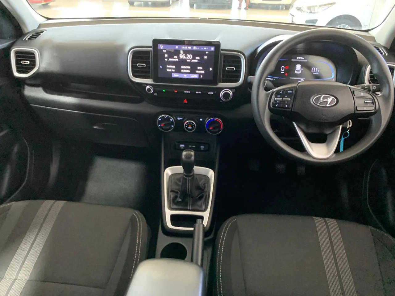 2024 Hyundai VENUE VENUE 1.2 PREMIUM MT MY24 thumbnail 12